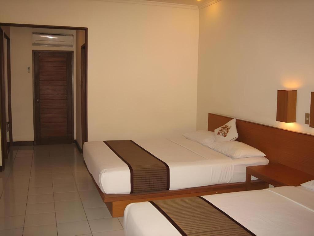 Nyiur Resort Hotel Pangandaran Buitenkant foto